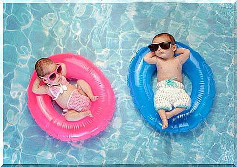 What you need to bring to the pool for your baby will depend on your baby's age. 