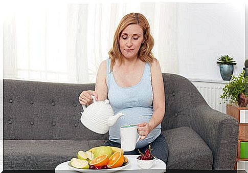 Eating your fill will help relieve symptoms in the second trimester of pregnancy.