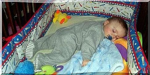 How to act if your child uncovers himself at night?