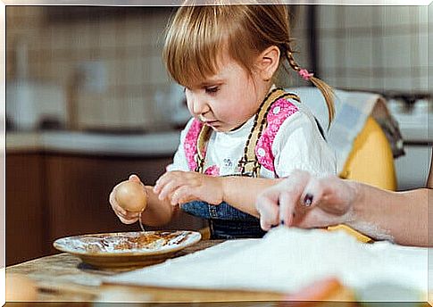 Should I let my child play with the food?