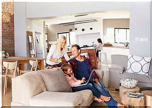 Parents at home with their children in quarantine