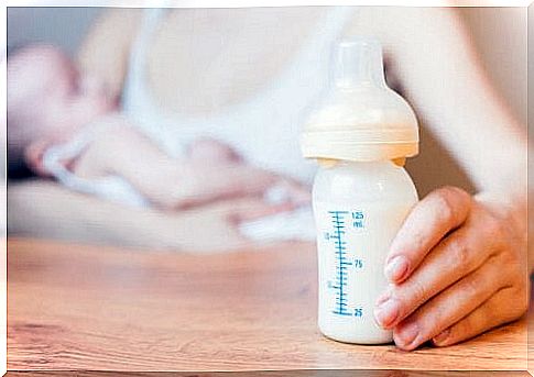 feeding with infant formula