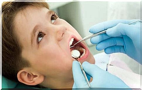 child at the dentist